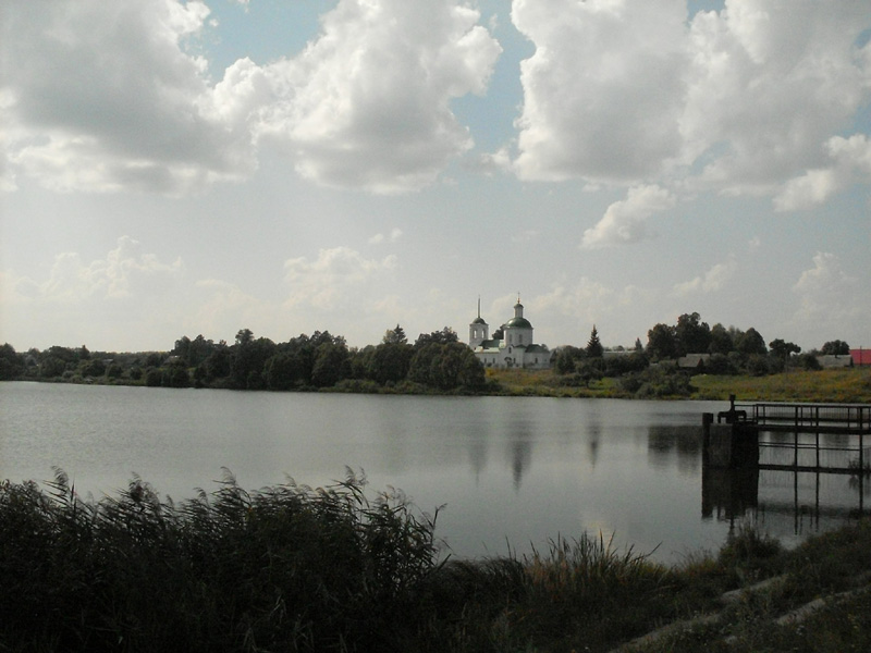 Храм Сергия Радонежского на берегуо